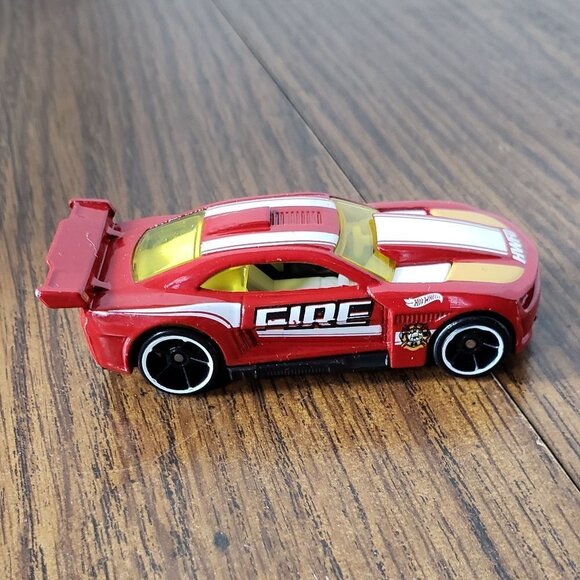 2011 CHEVY CAMARO 2020 Hot Wheels Rescue Series Red - Picture 3 of 5